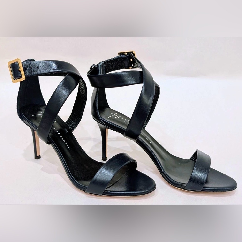 New in Box Giuseppe Zanotti Strappy Heels Size 6 Deep Navy - Picture 2 of 11